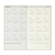 Laden Sie das Bild in den Galerie-Viewer, TRAVELER'S COMPANY - Traveler's Notebook Regular - 2025 Wochenplaner + Memo - 2. Hälfte