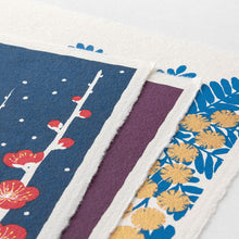 Laden Sie das Bild in den Galerie-Viewer, MIDORI - Echizen Washi Wall Calendar 2026 - Blumen