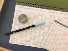 Laden Sie das Bild in den Galerie-Viewer, MARK'S - Notizbuch-Kalender 2026 - M - Orange