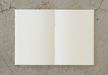 Laden Sie das Bild in den Galerie-Viewer, MIDORI - MD Notebook Light (3er Pack) - A6 blanco