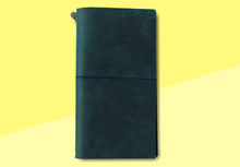 Load image into Gallery viewer, TRAVELER'S COMPANY – Traveler's Notebook Regular - Blue
