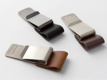 Laden Sie das Bild in den Galerie-Viewer, TRAVELER'S COMPANY - Stifthalter (M) - Schwarz