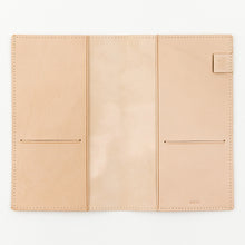 Laden Sie das Bild in den Galerie-Viewer, MIDORI - MD Cover - B6 Slim Ziegenleder