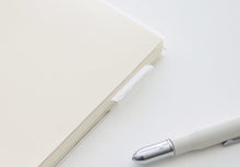 Laden Sie das Bild in den Galerie-Viewer, MIDORI - MD Cover - A5 Transparent
