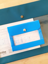 Laden Sie das Bild in den Galerie-Viewer, HIGHTIDE - NÄHE - Hülle - A7 Neon Blau