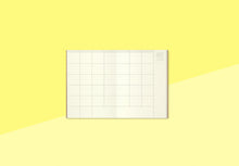 Laden Sie das Bild in den Galerie-Viewer, TRAVELER'S COMPANY – Traveler's Notebook Passport - Refill 006 - Monatskalender