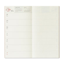 Laden Sie das Bild in den Galerie-Viewer, TRAVELER'S COMPANY - Traveler's Notebook Regular - 2026 Wochenplaner + Memo - 2. Hälfte