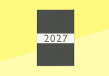 Laden Sie das Bild in den Galerie-Viewer, CARTA PURA - Kalender 2027 - Tsumugi Groß - dunkelgrau