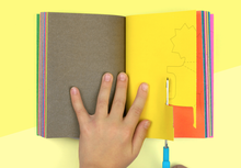 Laden Sie das Bild in den Galerie-Viewer, INKYEONG &amp; SUNKYUNGN KIM - Zoo in my hand