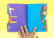 Laden Sie das Bild in den Galerie-Viewer, INKYEONG &amp; SUNKYUNGN KIM - Zoo in my hand