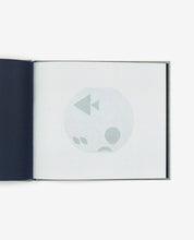 Laden Sie das Bild in den Galerie-Viewer, FANETTE MELLIER - Aquarium