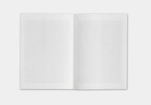 Laden Sie das Bild in den Galerie-Viewer, HANADURI - Hanji Book Cabinet - A5 Kariert - Pfirsich