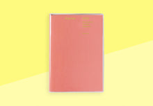 Laden Sie das Bild in den Galerie-Viewer, HIGHTIDE - Papillon Wochenkalender 2024 - B6 Rosa