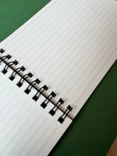 Laden Sie das Bild in den Galerie-Viewer, MARK'S - Notizbuch-Kalender 2027 - XS - Khaki