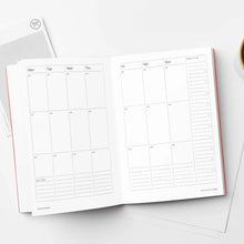 Laden Sie das Bild in den Galerie-Viewer, KINSHIPPED - A5 Undatierter Planer - 365 Braun