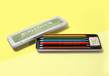 Laden Sie das Bild in den Galerie-Viewer, Koh-I-Noor - 6er-Set bunte Druckbleistifte mit gleichfarbigen Pastellminen + Radiergummi