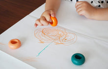 Load image into Gallery viewer, KOKUYO - Give Me a Ring Crayon Set - 5 pcs