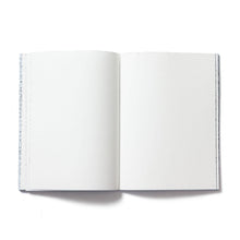 Laden Sie das Bild in den Galerie-Viewer, LABOBRATORI - Spray Splash - Soft Cover 13x18 - Hell Blau