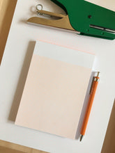 Load image into Gallery viewer, LE TYPOGRAPHE - A6 notepad - 6 Points Typo
