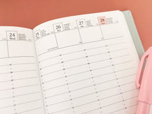 Laden Sie das Bild in den Galerie-Viewer, MARK&#39;S - A6 Kalender 2023/2024 - Storage.it - Mint