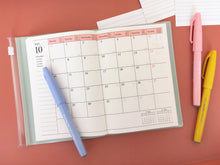 Laden Sie das Bild in den Galerie-Viewer, MARK&#39;S - A6 Kalender 2023/2024 - Storage.it - Mint