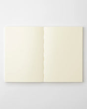 Laden Sie das Bild in den Galerie-Viewer, MIDORI - MD Notizbuch - A5 Square Thick Blank