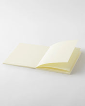 Laden Sie das Bild in den Galerie-Viewer, MIDORI - MD Notizbuch - A5 Square Thick Blank