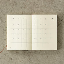 Laden Sie das Bild in den Galerie-Viewer, MIDORI - MD Notizbuch Kalender - A6 2024