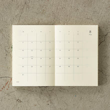 Laden Sie das Bild in den Galerie-Viewer, MIDORI - MD Notizbuch Kalender - A6 2026