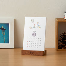 Laden Sie das Bild in den Galerie-Viewer, MIDORI - Standkalender 2025 - Cat