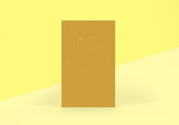 PAPIERNICZENI - Copper light 2026 Kalender - Kurkuma