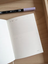 Laden Sie das Bild in den Galerie-Viewer, PAPIERNICZENI - Täglicher Kalender für 2026 - Blush