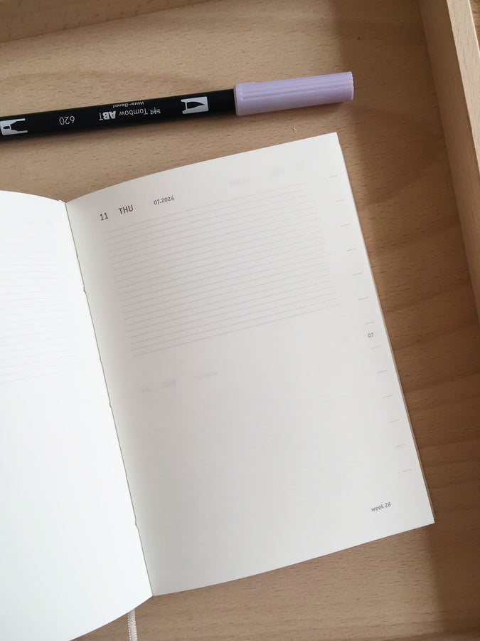 PAPIERNICZENI - Täglicher Kalender für 2026 - Blush