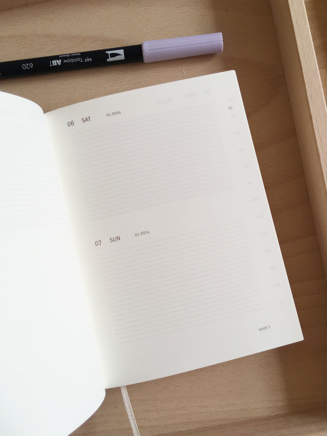 PAPIERNICZENI - Täglicher Kalender für 2026 - Blush