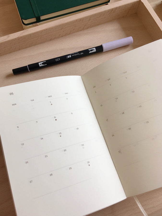 PAPIERNICZENI - Täglicher Kalender für 2026 - Blush