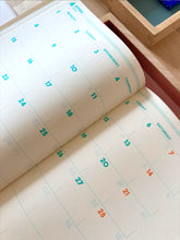 Laden Sie das Bild in den Galerie-Viewer, PENCO – Monatskalender 2024 – B5 Beige
