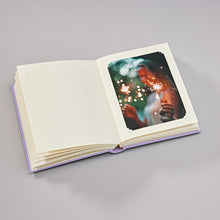 Laden Sie das Bild in den Galerie-Viewer, SEMIKOLON - Fotoalbum Classic - Mittelgroß - Lilac Silk