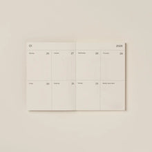 Laden Sie das Bild in den Galerie-Viewer, THIS MIGHT WORK - Kalender 2026 - Smaragdgrün