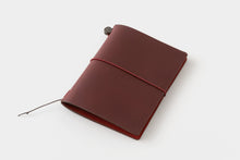 Load image into Gallery viewer, TRAVELER&#39;S COMPANY – LOVE AND TRIP - Traveler&#39;s Notebook Passport red