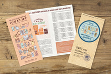 Laden Sie das Bild in den Galerie-Viewer, TRAVELER’S COMPANY - Traveler’s Notebook Regular – 2027 Notiz- + Wochenkalender