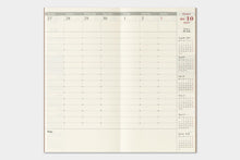 Laden Sie das Bild in den Galerie-Viewer, TRAVELER'S COMPANY - Traveler's Notebook Regular - 2027 vertikales Wochenalender
