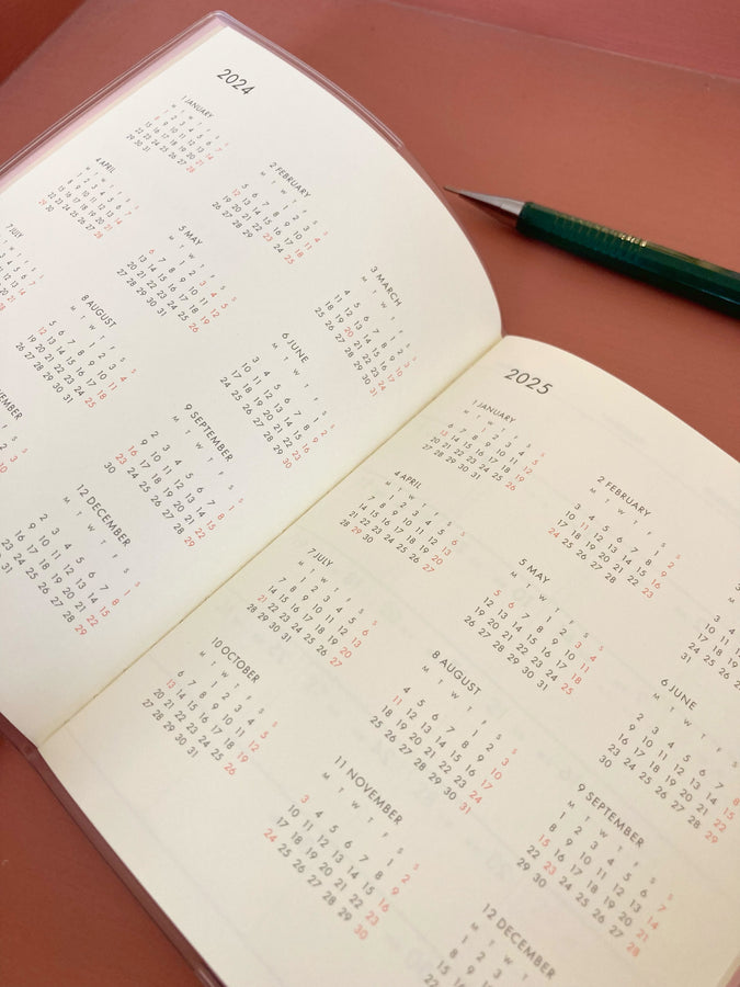HIGHTIDE - NÄHE - Monatskalender 2024 - Quadratisch - Khaki