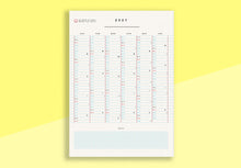 Laden Sie das Bild in den Galerie-Viewer, RED FRIES - Wandkalender A3 - future 2027
