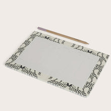 Laden Sie das Bild in den Galerie-Viewer, SEASON PAPER COLLECTION - Wochenplaner Schreibtisch Block - Dalmatiner