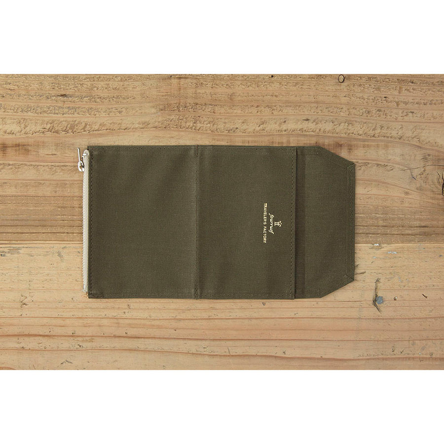 TRAVELER'S FACTORY - Paper Cloth Zipper Passport size - Olive