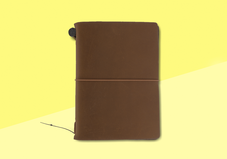 TRAVELER'S COMPANY - Traveler's Notebook Passport - Braun