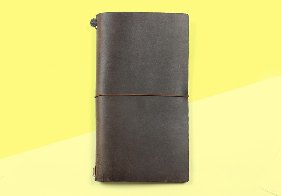 TRAVELER'S COMPANY – Traveler's Notebook Regular  - Braun