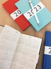 Load image into Gallery viewer, CARTA PURA - Calendar 2026 - Chiyogami small - Dreiecke petrol