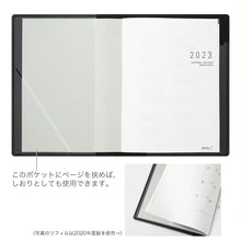Laden Sie das Bild in den Galerie-Viewer, MIDORI - MD Flat Tagebuch 2023 - A4 schwarz