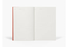 Laden Sie das Bild in den Galerie-Viewer, NOTEM - Vita Notizbuch Klein - Lavendel dot grid